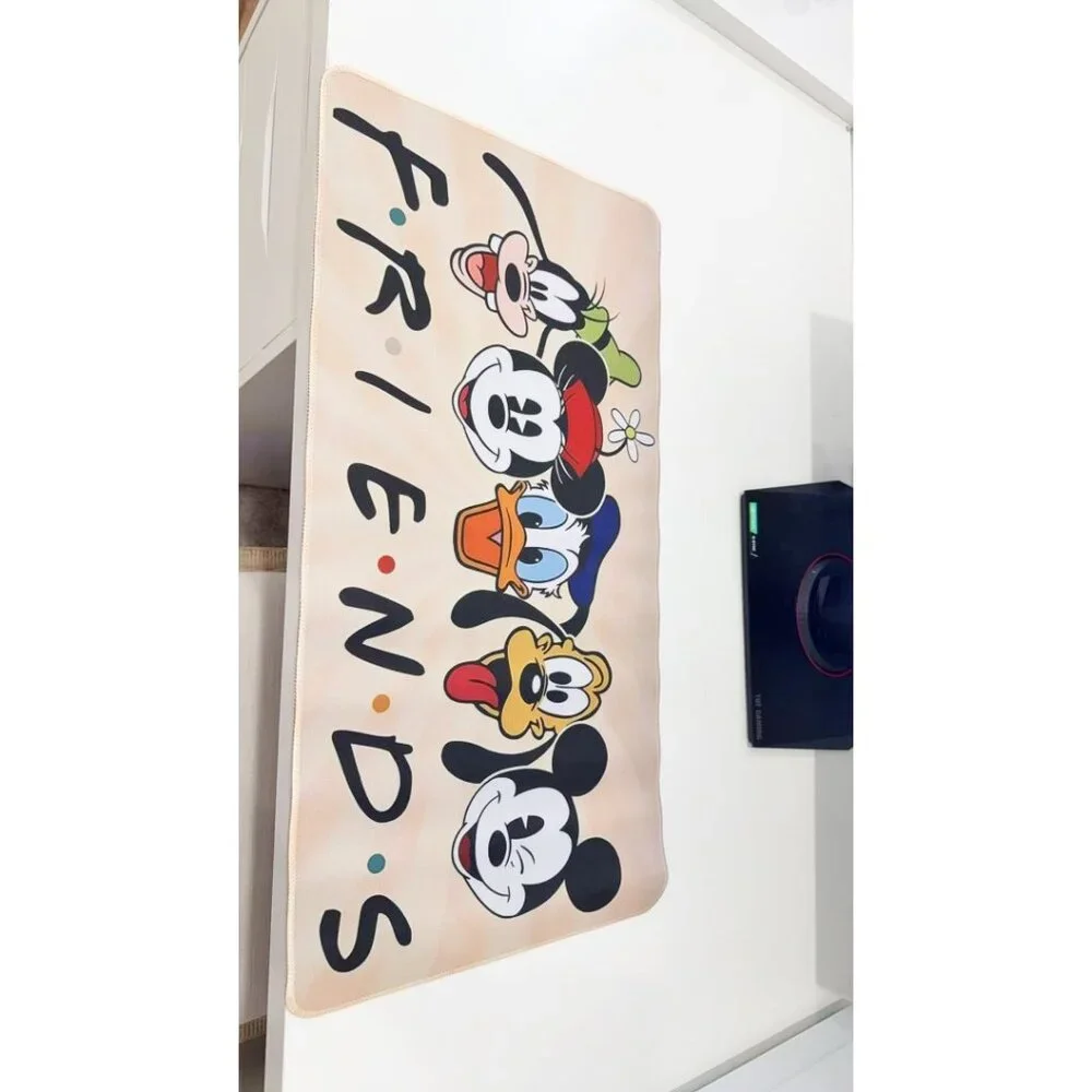 Cartoon Friends Pattern Extended Mouse Pad: Large Non-Slip Desk Mat for Gaming &